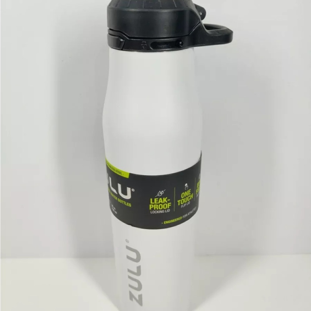 ZULU 26 oz. Stainless Insulated High Performance Water Bottle Silicone Spout